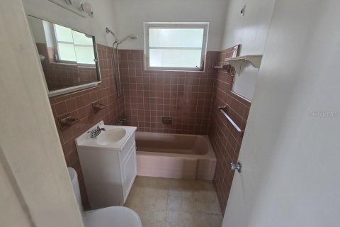 Villa ou maison à vendre à Port Charlotte, Floride: 2 chambres, 75.44 m2 № 2208357 - photo 13