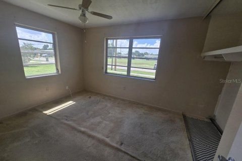 Villa ou maison à vendre à Port Charlotte, Floride: 2 chambres, 75.44 m2 № 2208357 - photo 14