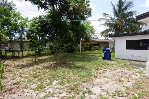 House in Miami Gardens, Florida 4 bedrooms, 145.02 sq.m. № 1760892 - photo 11