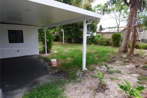 House in Miami Gardens, Florida 4 bedrooms, 145.02 sq.m. № 1760892 - photo 13