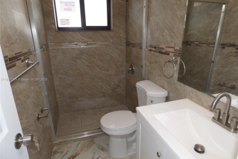 House in Miami Gardens, Florida 4 bedrooms, 145.02 sq.m. № 1760892 - photo 4