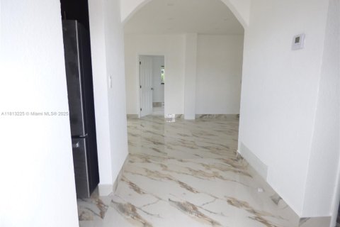 House in Miami Gardens, Florida 4 bedrooms, 145.02 sq.m. № 1760892 - photo 3