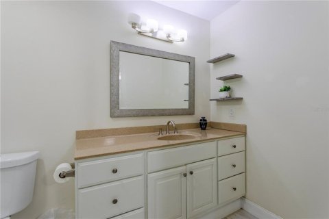 House in Belle Isle, Florida 4 bedrooms, 221.76 sq.m. № 1816850 - photo 17