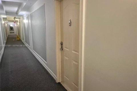 Снять в аренду кондоминиум в Майами, Флорида 1 спальня, 63.64м2, № 1989354 - фото 4