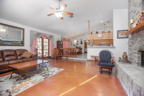 House in Osteen, Florida 3 bedrooms, 172.52 sq.m. № 1572429 - photo 13