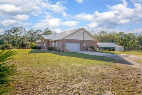 House in Osteen, Florida 3 bedrooms, 172.52 sq.m. № 1572429 - photo 5