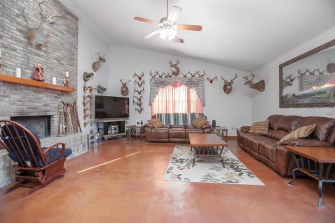 House in Osteen, Florida 3 bedrooms, 172.52 sq.m. № 1572429 - photo 14