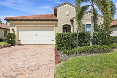 House in Bradenton, Florida 3 bedrooms, 222.87 sq.m. № 2391341 - photo 3