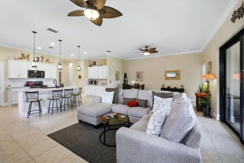 House in Bradenton, Florida 3 bedrooms, 222.87 sq.m. № 2391341 - photo 5