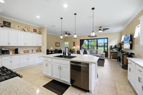 House in Bradenton, Florida 3 bedrooms, 222.87 sq.m. № 2391341 - photo 12