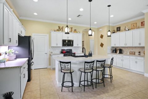 House in Bradenton, Florida 3 bedrooms, 222.87 sq.m. № 2391341 - photo 11