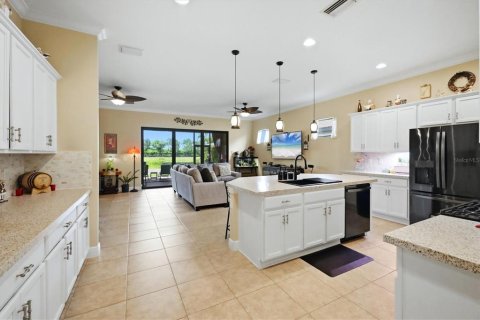 House in Bradenton, Florida 3 bedrooms, 222.87 sq.m. № 2391341 - photo 13