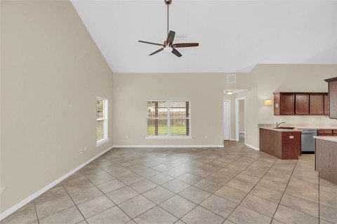 Villa ou maison à louer à DeLand, Floride: 3 chambres, 156.82 m2 № 2101426 - photo 10