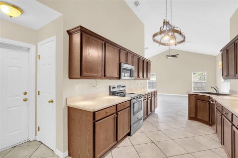 Villa ou maison à louer à DeLand, Floride: 3 chambres, 156.82 m2 № 2101426 - photo 13