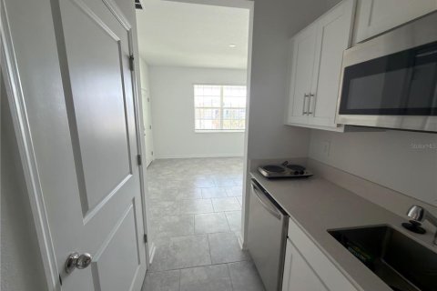 Villa ou maison à louer à Winter Haven, Floride: 4 chambres, 194.44 m2 № 2104584 - photo 10