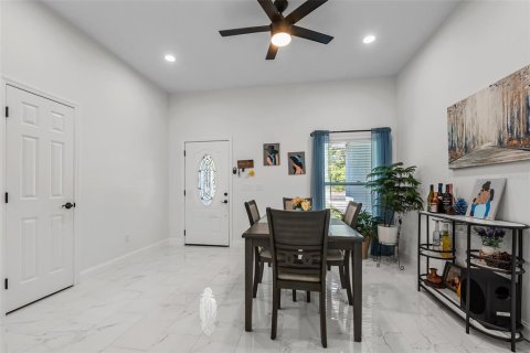 House in Orange City, Florida 3 bedrooms, 148.64 sq.m. № 1632288 - photo 3