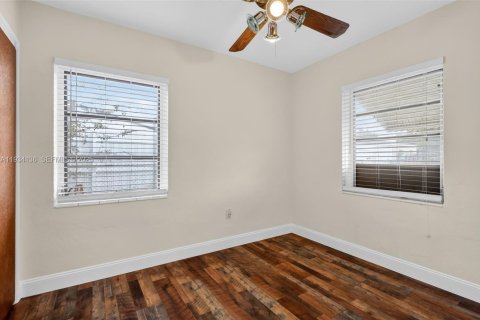 Casa en venta en Miami Gardens, Florida, 2 dormitorios, 89.37 m2 № 1992311 - foto 14