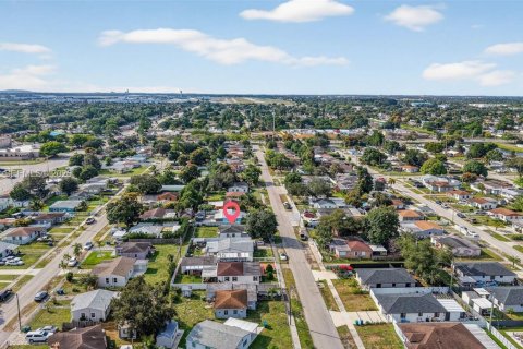 Casa en venta en Miami Gardens, Florida, 2 dormitorios, 89.37 m2 № 1992311 - foto 26