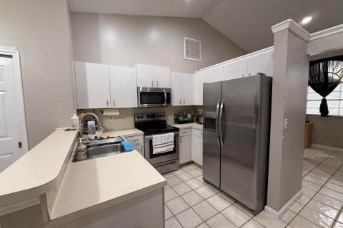 House in Wellington, Florida 3 bedrooms, 161.74 sq.m. № 2249816 - photo 15