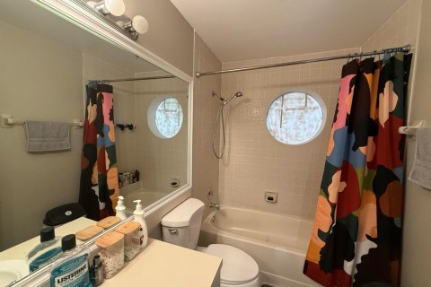 House in Wellington, Florida 3 bedrooms, 161.74 sq.m. № 2249816 - photo 22