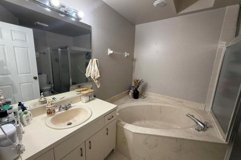 House in Wellington, Florida 3 bedrooms, 161.74 sq.m. № 2249816 - photo 29