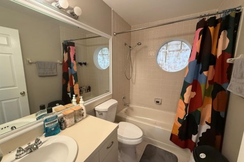 House in Wellington, Florida 3 bedrooms, 161.74 sq.m. № 2249816 - photo 20