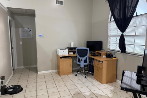 House in Wellington, Florida 3 bedrooms, 161.74 sq.m. № 2249816 - photo 8