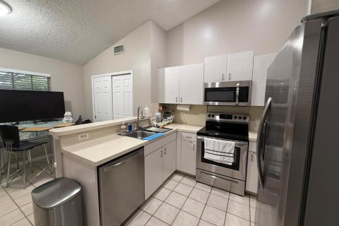 House in Wellington, Florida 3 bedrooms, 161.74 sq.m. № 2249816 - photo 11