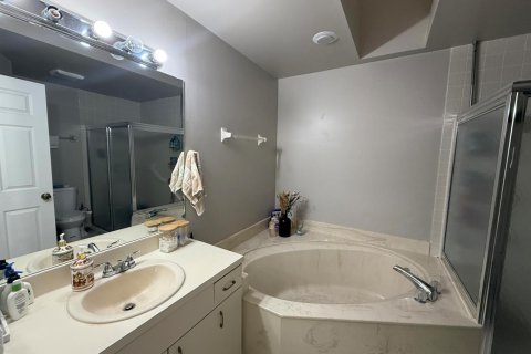 House in Wellington, Florida 3 bedrooms, 161.74 sq.m. № 2249816 - photo 28