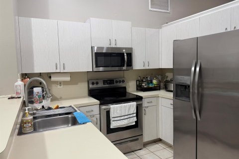 House in Wellington, Florida 3 bedrooms, 161.74 sq.m. № 2249816 - photo 10