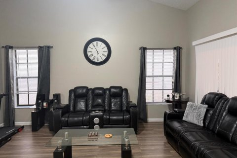 House in Wellington, Florida 3 bedrooms, 161.74 sq.m. № 2249816 - photo 6