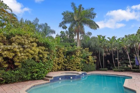 Купить виллу или дом в Пайнкрест, Флорида 6 спален, 449.74м2, № 1990672 - фото 28