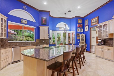 House in Pinecrest, Florida 6 bedrooms, 449.74 sq.m. № 1990672 - photo 11