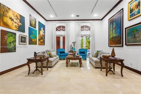 House in Pinecrest, Florida 6 bedrooms, 449.74 sq.m. № 1990672 - photo 5