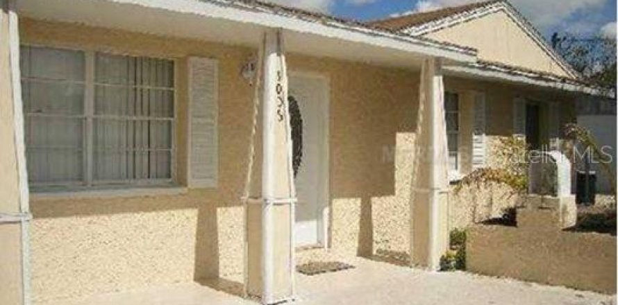 House in Tampa, Florida 2 bedrooms, 135.82 sq.m. № 2113614