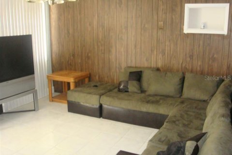 House in Tampa, Florida 2 bedrooms, 135.82 sq.m. № 2113614 - photo 5