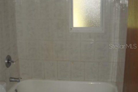 House in Tampa, Florida 2 bedrooms, 135.82 sq.m. № 2113614 - photo 10