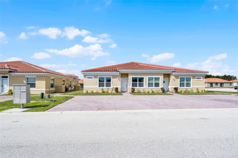 Casa en venta en Kissimmee, Florida, 3 dormitorios, 98.1 m2 № 1906336 - foto 2