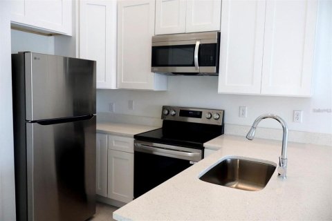 Casa en venta en Kissimmee, Florida, 3 dormitorios, 98.1 m2 № 1906336 - foto 8