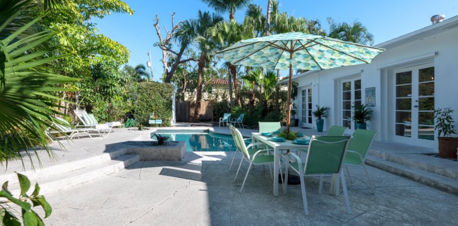 Villa ou maison à West Palm Beach, Floride 5 chambres, 270.16 m2 № 1227690