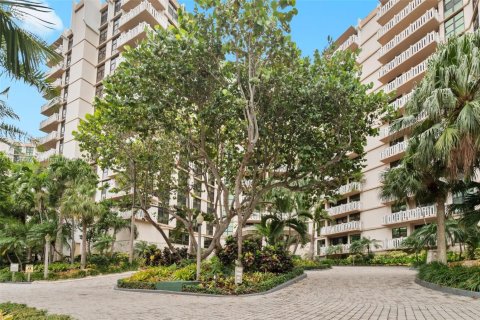 Condo in Key Biscayne, Florida, 2 bedrooms  № 1857100 - photo 23