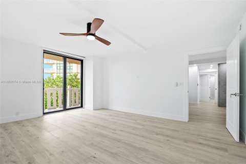 Condo in Key Biscayne, Florida, 2 bedrooms  № 1857100 - photo 28