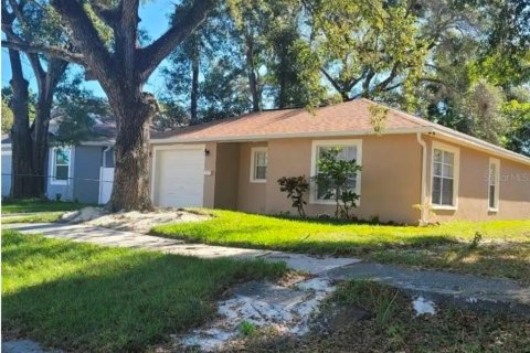 Villa ou maison à Tampa, Floride 3 chambres, 108.97 m2 № 2399128