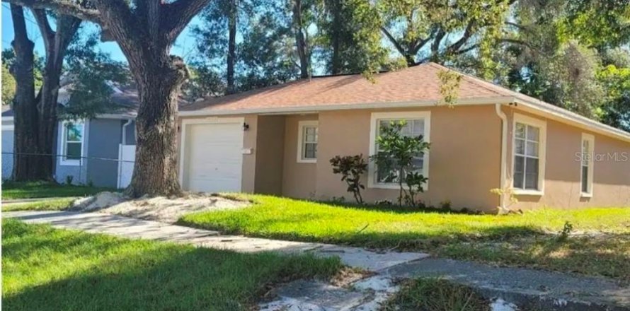 Villa ou maison à Tampa, Floride 3 chambres, 108.97 m2 № 2399128