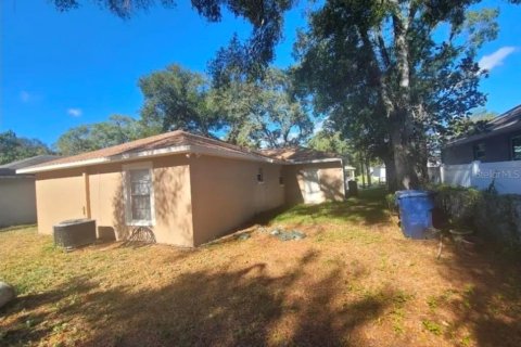 Villa ou maison à louer à Tampa, Floride: 3 chambres, 108.97 m2 № 2399128 - photo 11