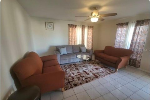 Villa ou maison à louer à Tampa, Floride: 3 chambres, 108.97 m2 № 2399128 - photo 6