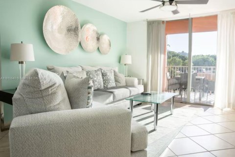 Copropriété à louer à Aventura, Floride: 2 chambres, 109.62 m2 № 1768920 - photo 1