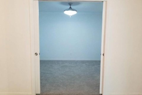 Villa ou maison à louer à St. Lucie, Floride: 4 chambres, 135.27 m2 № 2439158 - photo 11