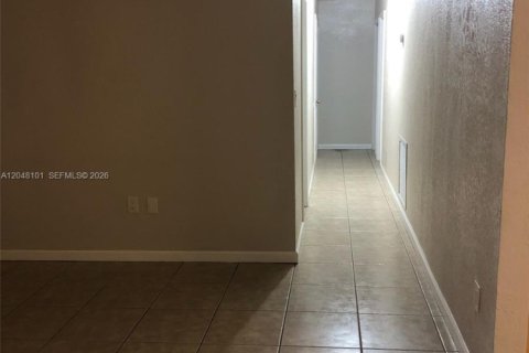 Villa ou maison à louer à Homestead, Floride: 3 chambres, 102.56 m2 № 2263423 - photo 7