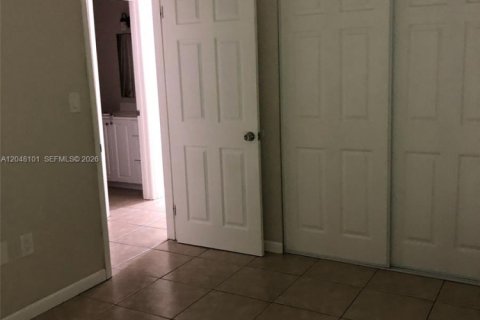 Villa ou maison à louer à Homestead, Floride: 3 chambres, 102.56 m2 № 2263423 - photo 11